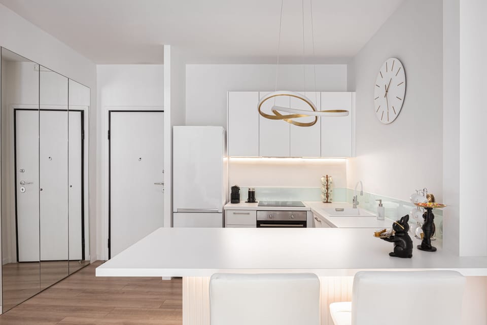 Design Apartment | Private kitchen | Fridge, microwave, oven, stovetop