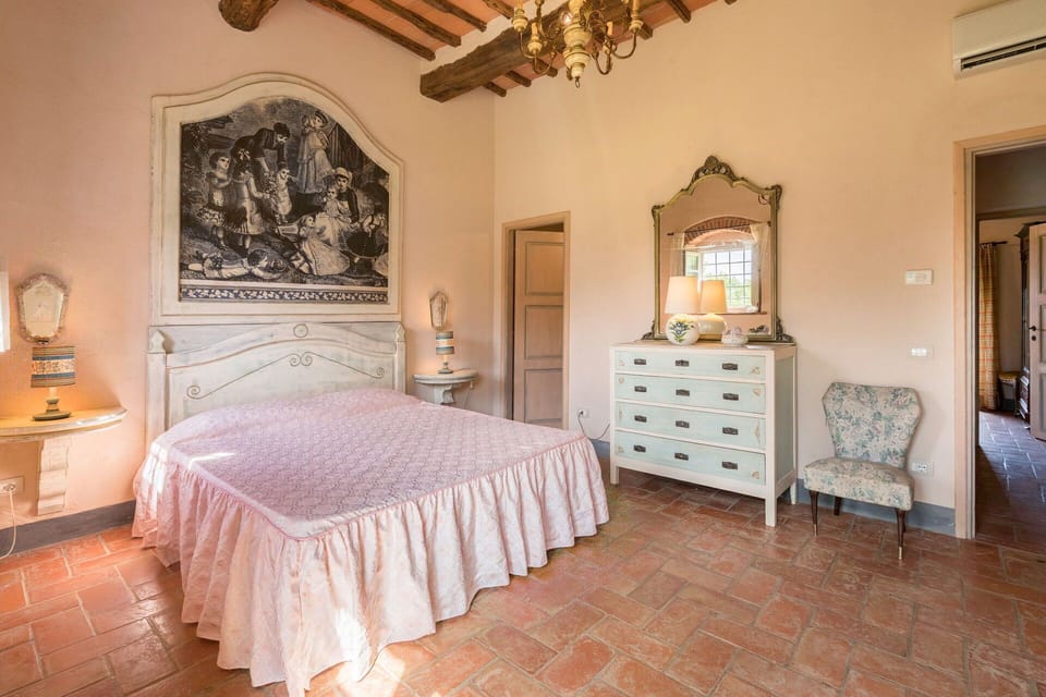Amenities, Autumn, Bedroom, Room Detail, Spring, Summer