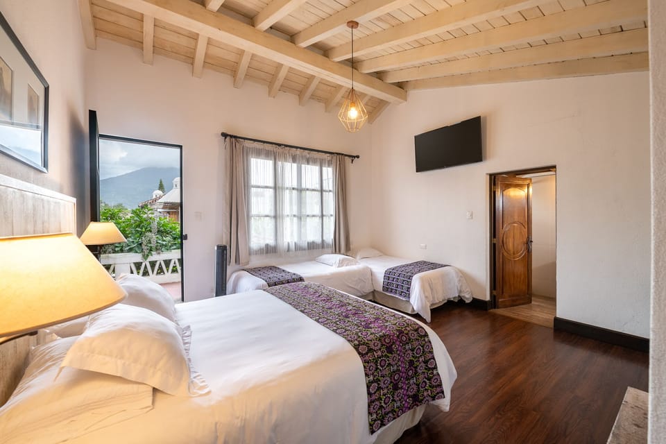 Family Quadruple Room | In-room safe, WiFi (free), bed sheets