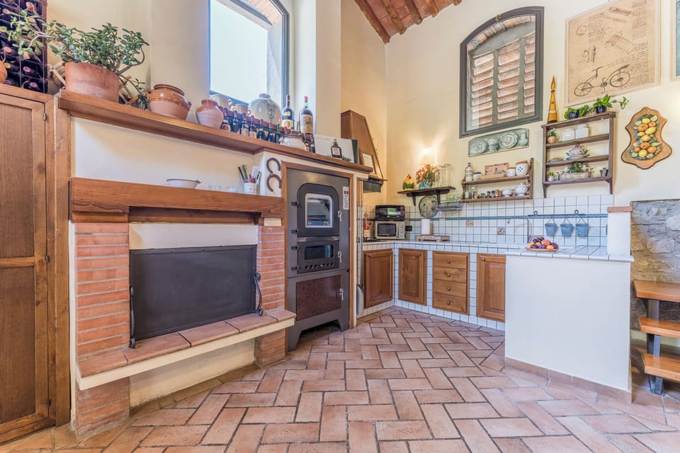 Villa | Private kitchen | Full-size fridge, microwave, oven, stovetop