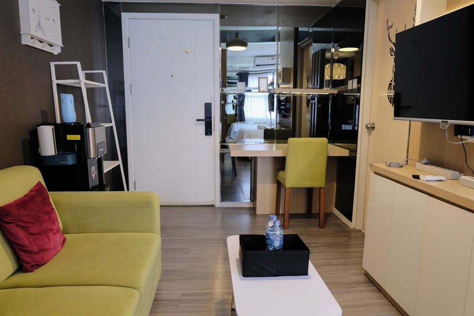 Deluxe Apartment | Living area