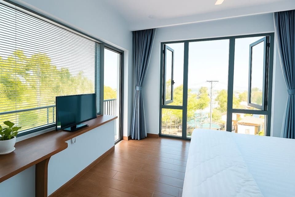 Deluxe Double Room, 1 Queen Bed, Balcony, Garden View | Premium bedding, down comforters, memory foam beds, minibar