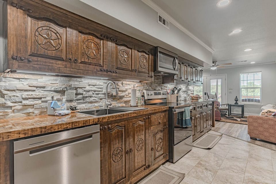 Dishwasher / Stove / Microwave