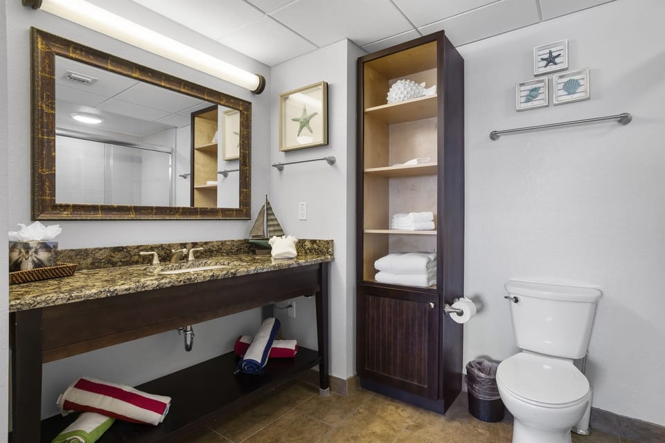 Master Bath, walk in shower