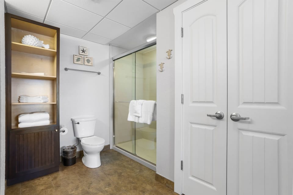 Master Bath, walk in shower