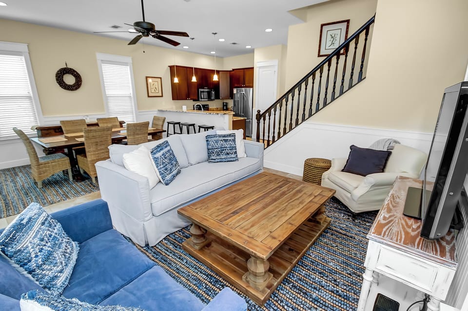 House, Multiple Beds, Patio, Garden View | Living area | 50-inch TV with digital channels
