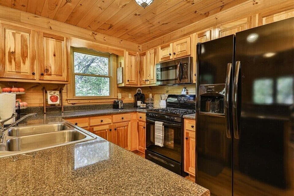 Fully equipped kitchen.