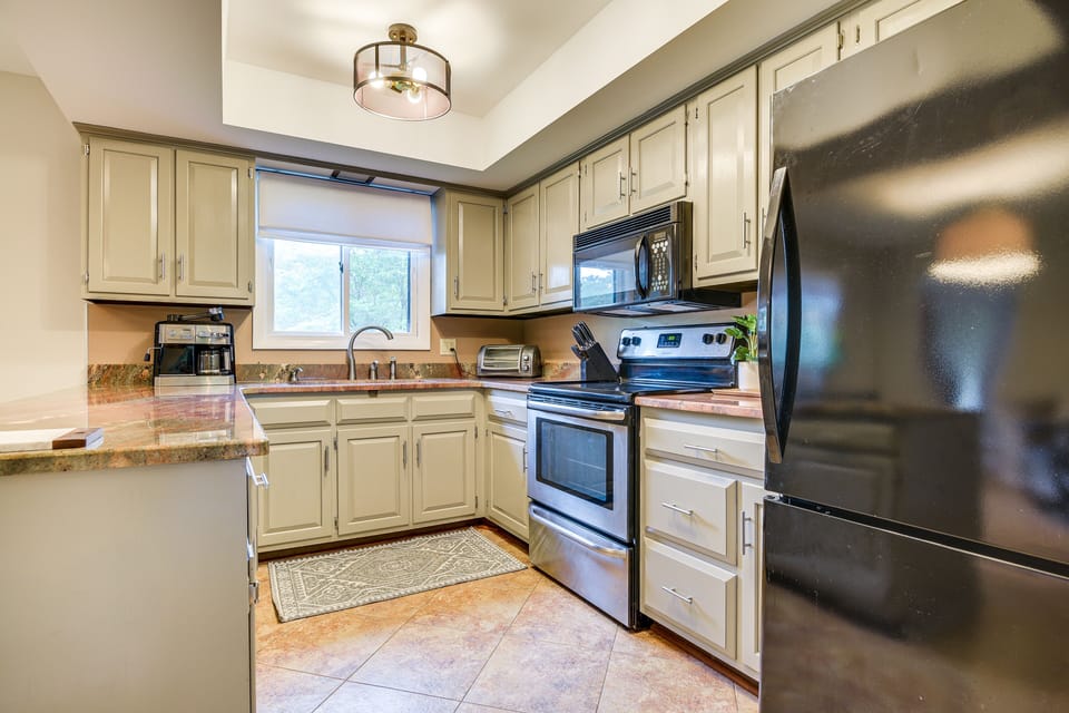 Kitchen | 1st Floor | Dishwasher | Drip/Espresso Coffee Maker | Cooking Basics