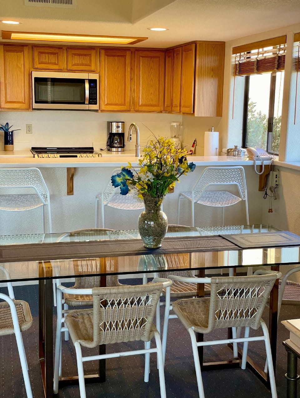 Dining Room and Breakfast Bar
