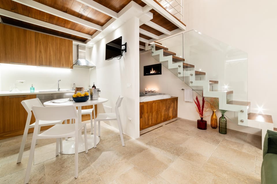 House | 1 bedroom, desk