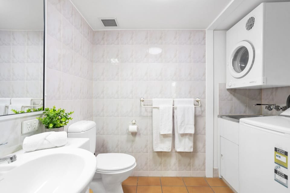 The apartment includes an internal laundry with a washing machine and dryer, making it easy to freshen up your clothes during your stay. Convenient and practical, it’s perfect for longer stays or anyone wanting to travel light.
