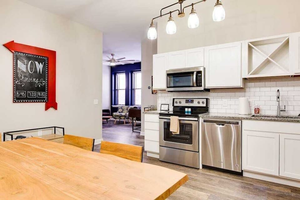 Kitchen + Dining Table Seating for 6