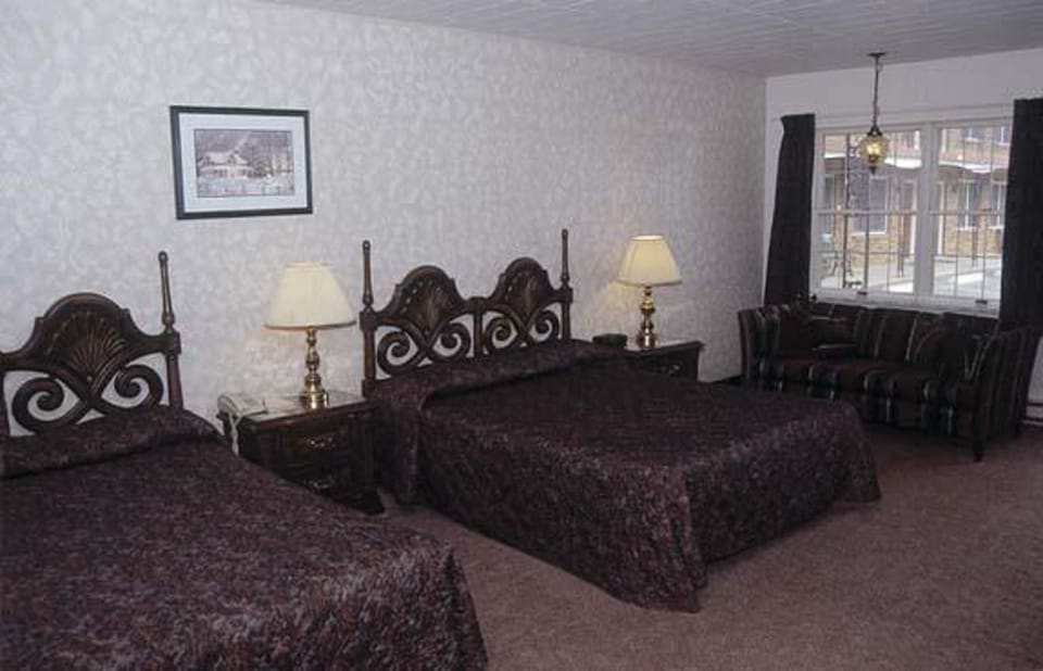 Standard Room, 2 Double Beds, Non Smoking | Desk, iron/ironing board, free WiFi, bed sheets