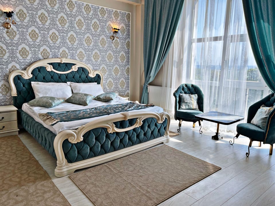 Comfort Double Room | Individually decorated, individually furnished, laptop workspace