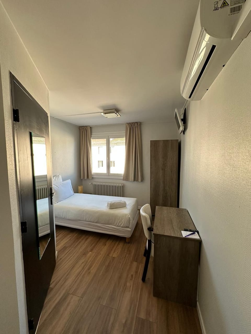 Premier Room | Desk, blackout drapes, free WiFi, bed sheets