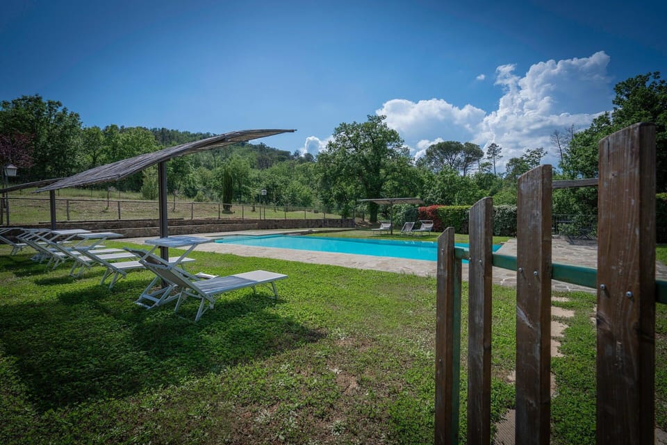 Amenities, Autumn, Building Exterior, Garden, Pool, Spring, Summer