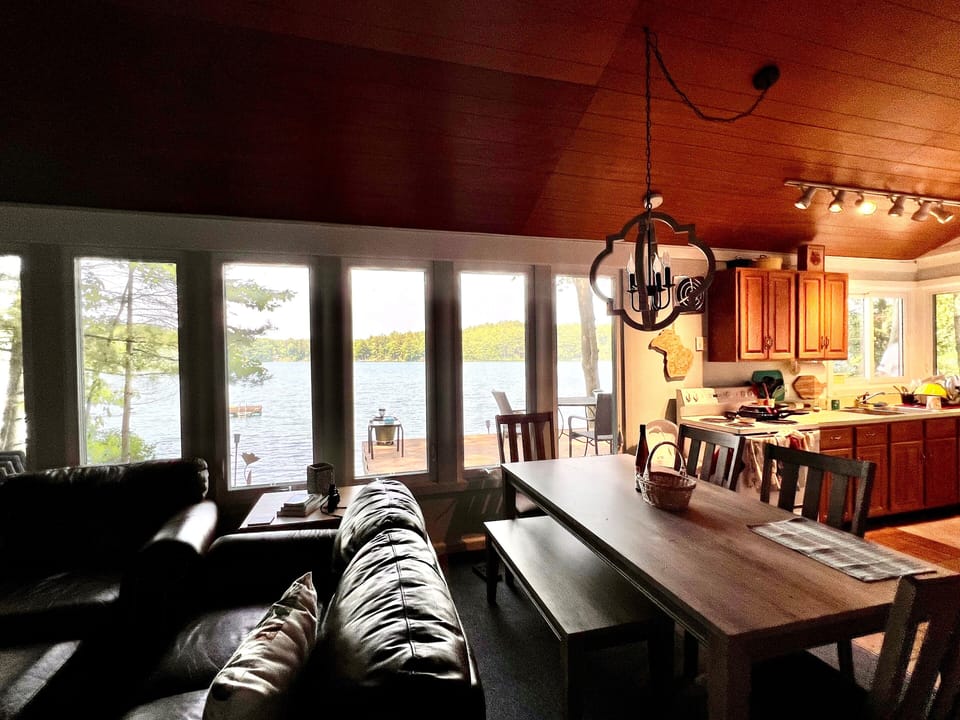 Kitchen, dining, and living area. - Kitchen, dining, and living area.