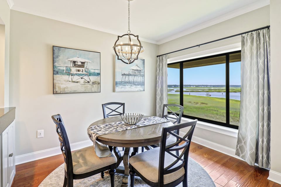 253 Captains Quarters | Dining Table - 253 Captains Quarters | Dining Table