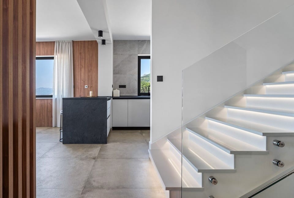 Villa ODAK is located only 8km far from the center of the famous town Split