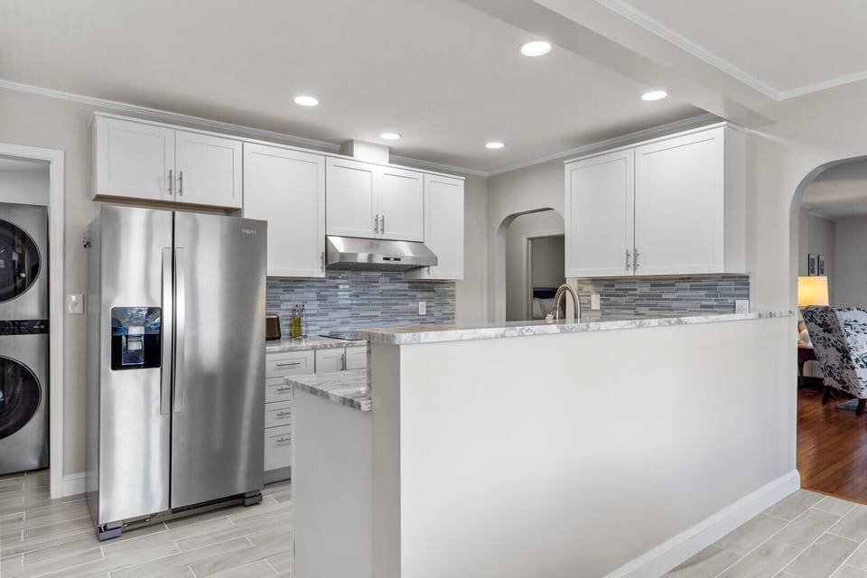 House, 2 Bedrooms | Private kitchen | Fridge, oven, coffee/tea maker, toaster