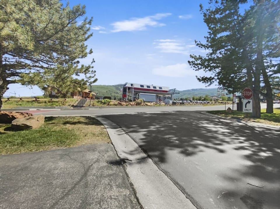 Cabriolet Lift, top of cul-de-sac. Approx. 2 minute walk from the townhome 
