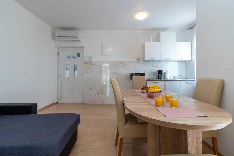 Dining area & living room