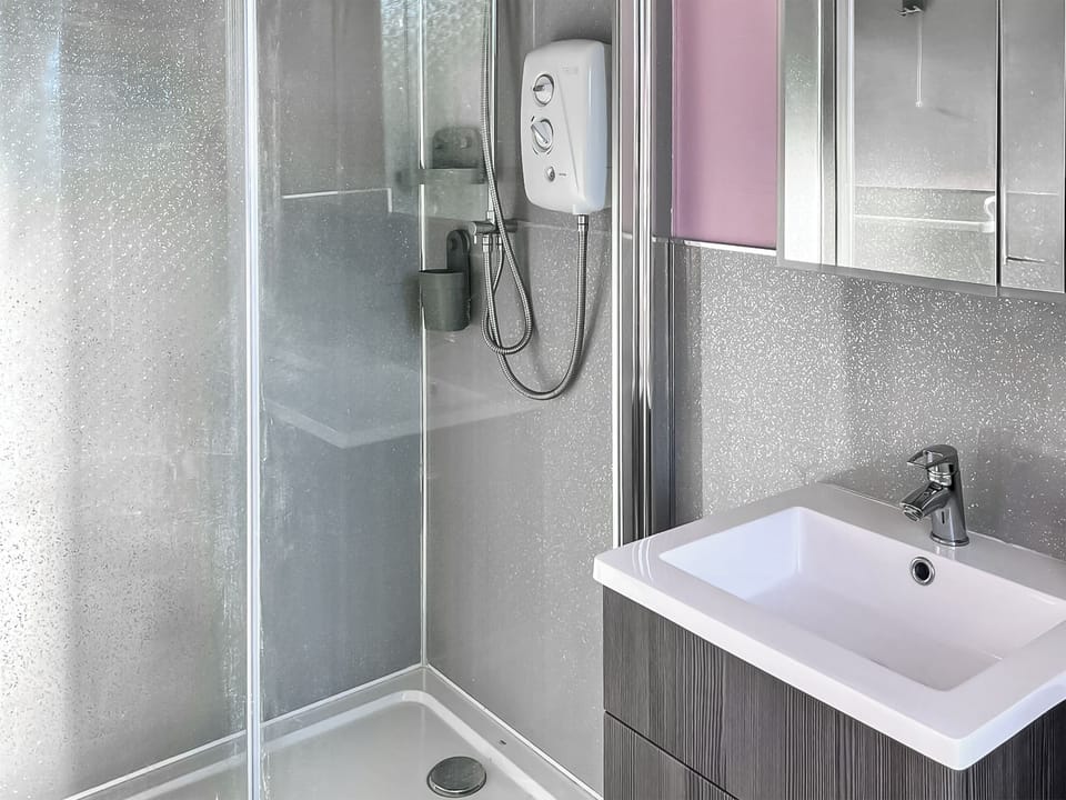Bathroom | Pillango, Cowes