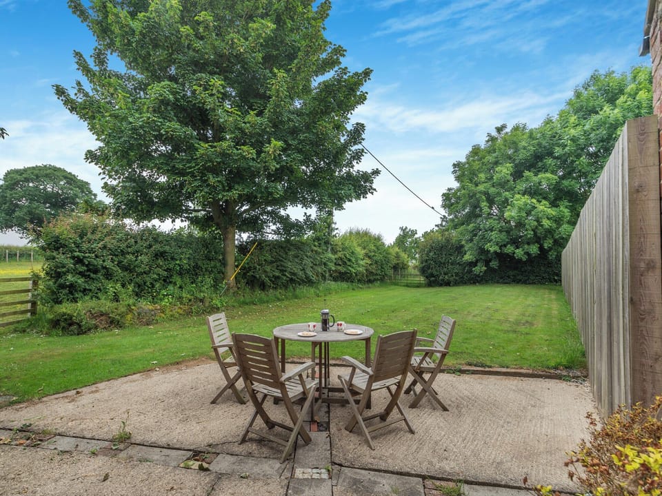 Sitting-out-area | The Granary - Todds House Farm, Sedgefield