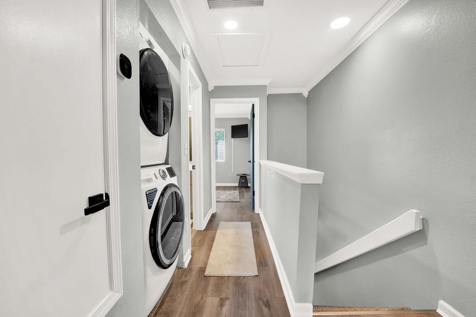 Full Size Washer and Dryer - Smart Thermostat