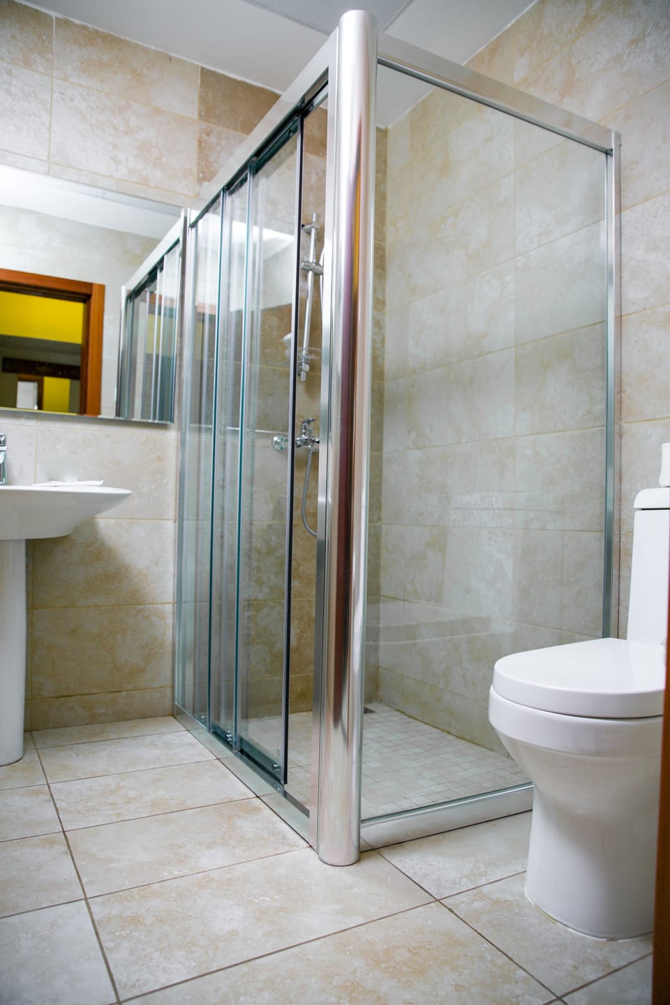 Deep soaking tub, free toiletries, hair dryer (on request), towels