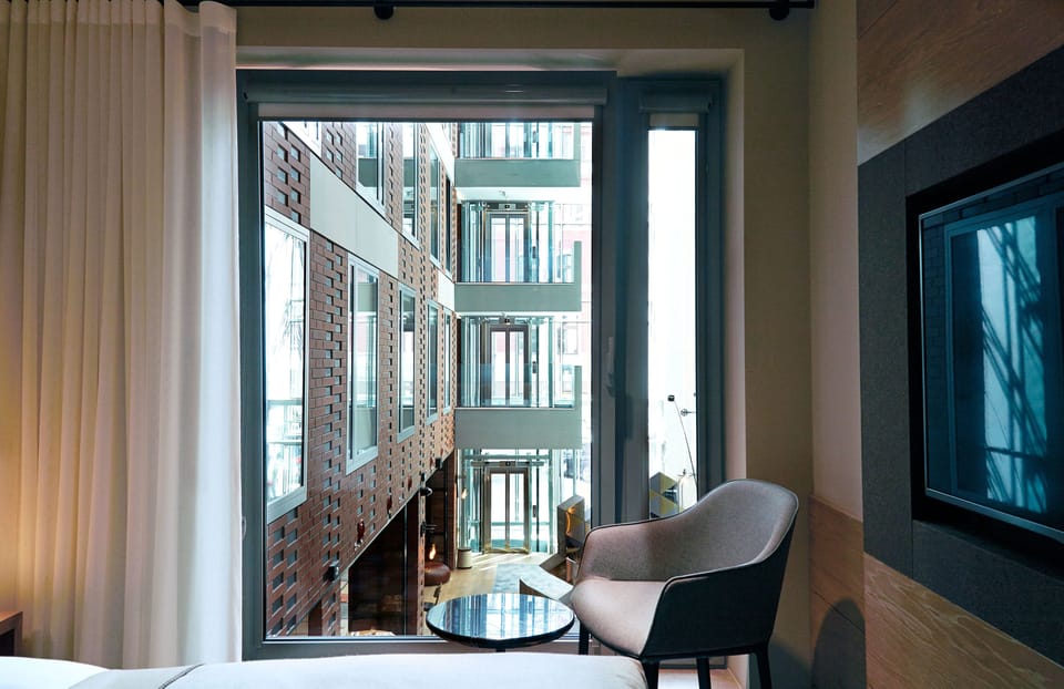 Classic Queen | In-room safe, desk, soundproofing, free cribs/infant beds