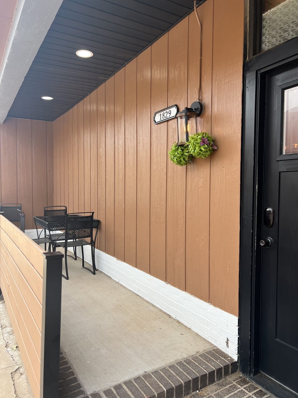 Outdoor dining