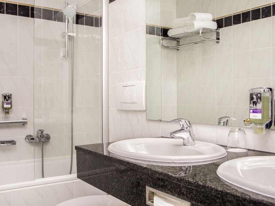 Superior Room, 1 Double Bed with Sofa bed | Egyptian cotton sheets, premium bedding, desk, laptop workspace