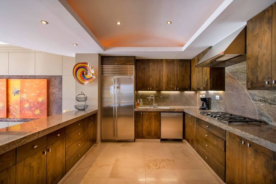 Fridge, oven, stovetop, paper towels