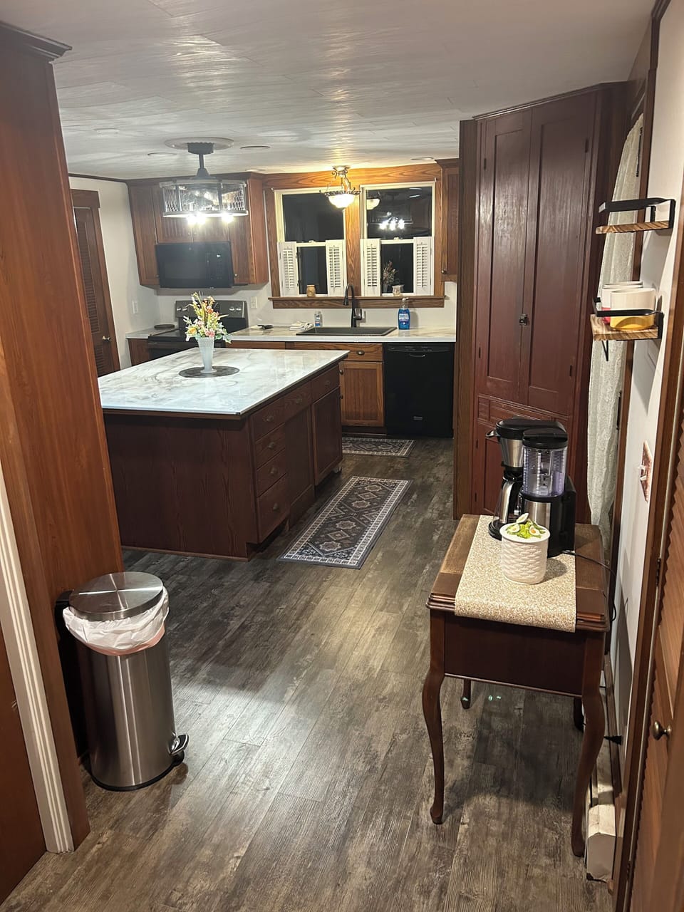 Classic Room | Shared kitchen | Full-size fridge, microwave, oven, stovetop