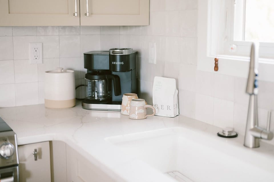 Dual Coffee Maker with Drip Carafe or K-pods.