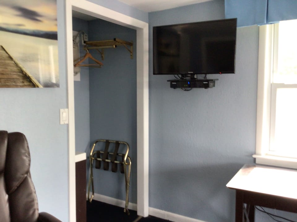 2 Double Beds | Free WiFi, bed sheets