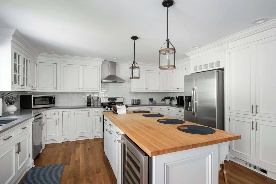 Kitchen island seating for four