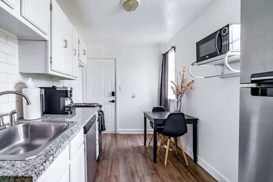 Superhost Airbnb in Columbus, Ohio ✨
 Featured on ItsAllBee! – Spotted by a famous London-based travel blogger & highlighted as one of the best Airbnbs in Columbus 