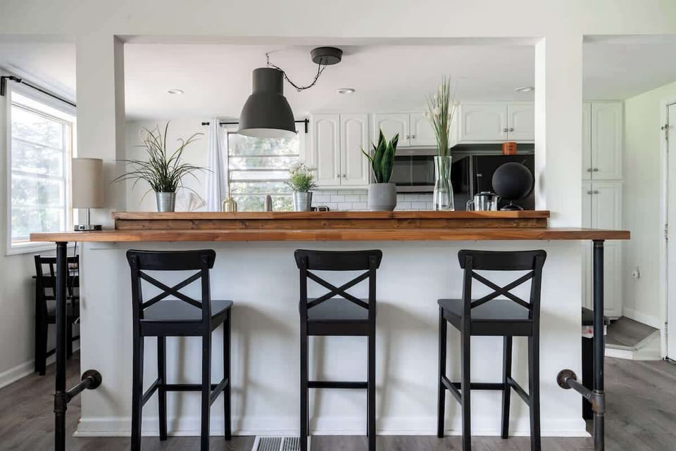 Functional Kitchen Island Our spacious kitchen island is perfect for casual dining, collaborative cooking, or a coffee break. This inviting space serves as the functional heart of our home
Airbnb vacation homes Columbus Ohio
