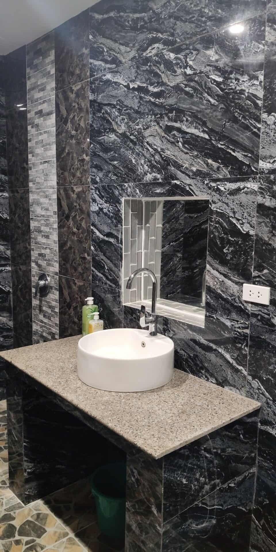 Family Room | Bathroom | Shower, towels