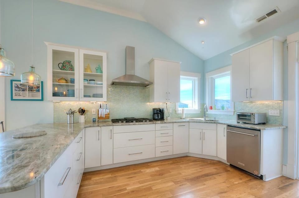 Kitchen Appliances 
GW 5.22.24