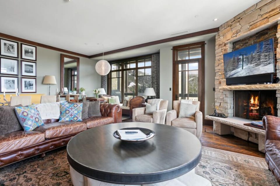 Furniture, Indoors, Living Room, Couch, Table