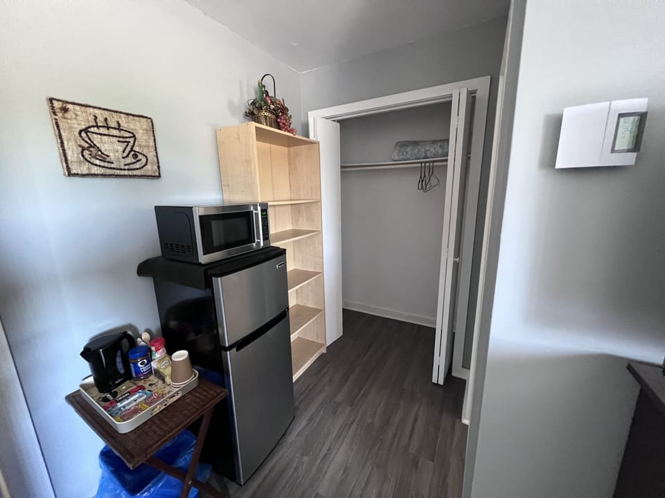Standard Room | Mini-refrigerator