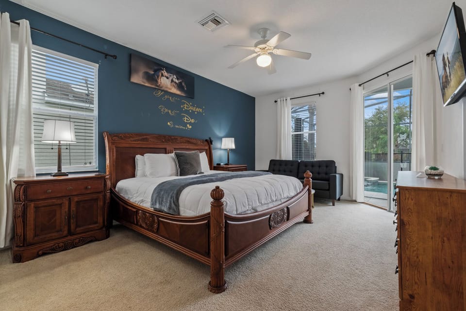 Master Ensuite 1st Floor