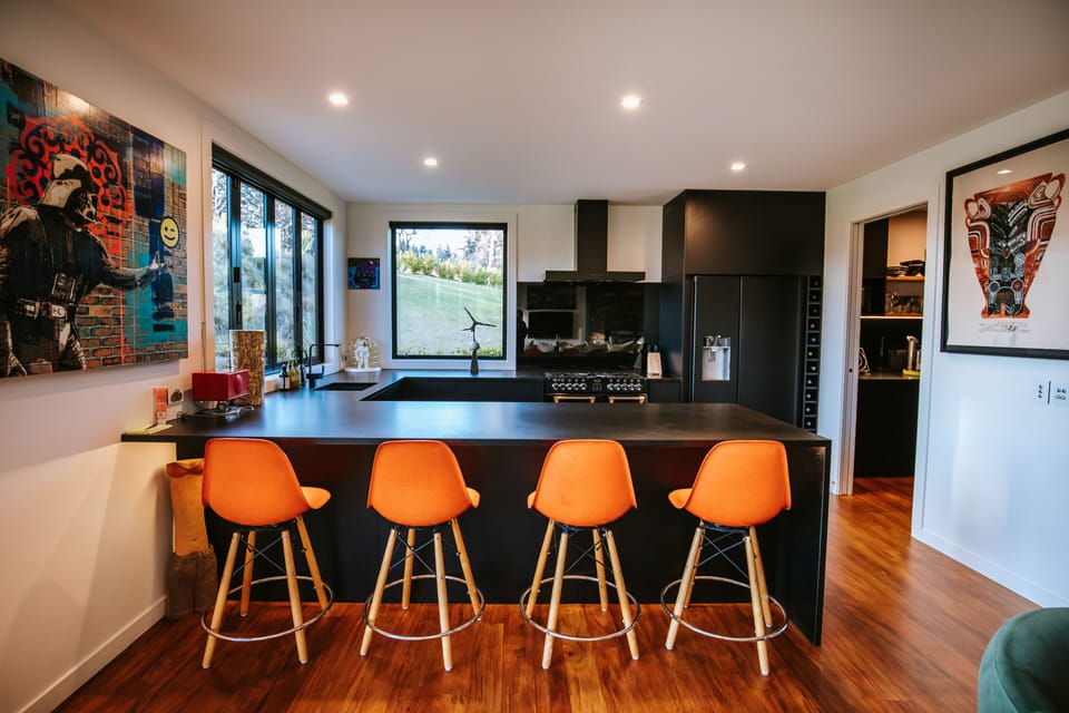 Luxury House, 4 Bedrooms, Hot Tub, Mountain View | Private kitchen | Full-size fridge, microwave, oven, stovetop