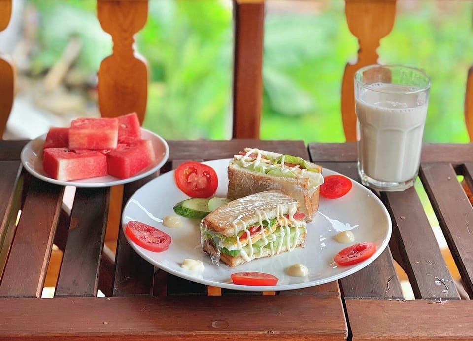 Daily local cuisine breakfast for a fee
