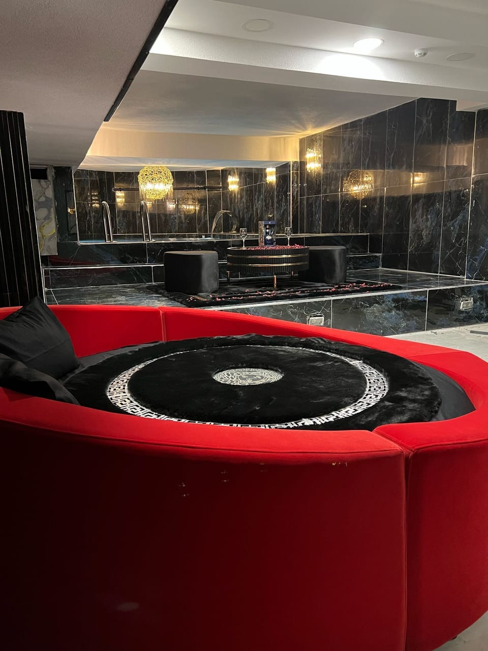 Business Studio Suite | Desk, laptop workspace, free WiFi, bed sheets