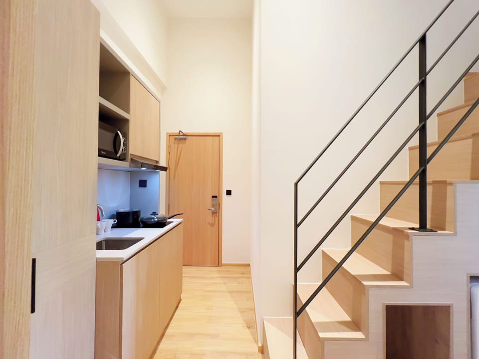 Luxury Studio | In-room safe, desk, blackout drapes, WiFi (free)