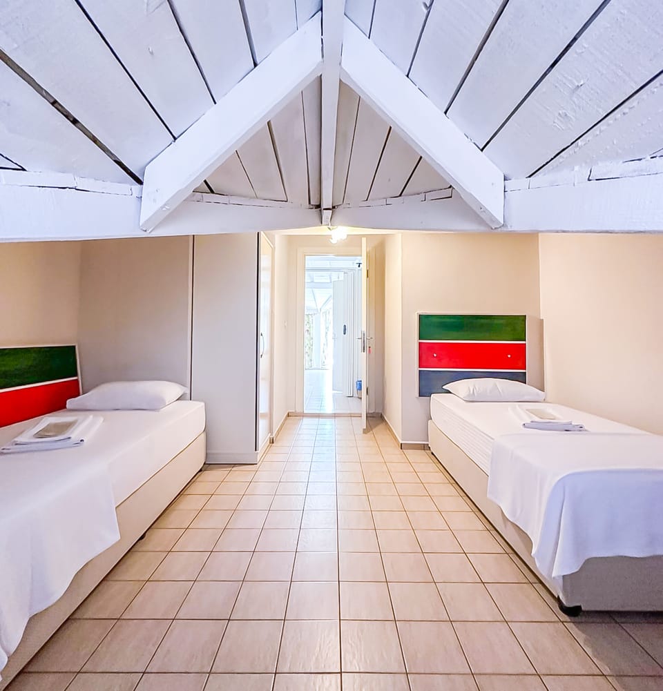 Standard Suite, Balcony, Sea View | WiFi (free), bed sheets